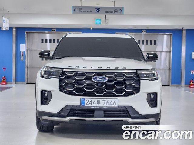 Ford Explorer 2025 — photo 3