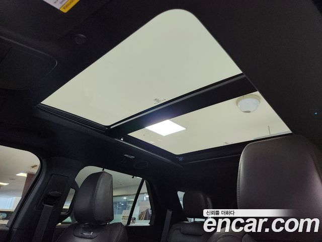 Ford Explorer 2025 — photo 19