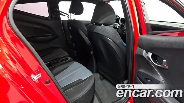 Hyundai Veloster 2018 — photo 17