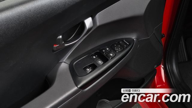 Hyundai Veloster 2018 — photo 22