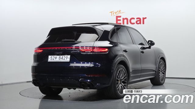 Porsche Cayenne 2019 — photo 2