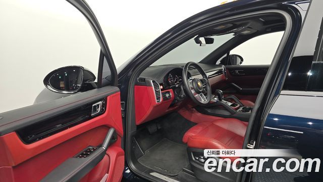 Porsche Cayenne 2019 — photo 13