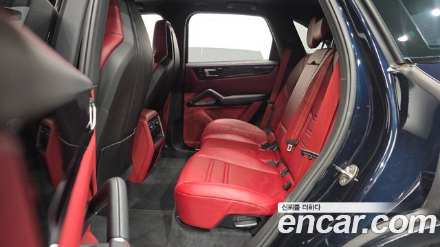 Porsche Cayenne 2019 — photo 18