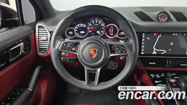 Porsche Cayenne 2019 — photo 19