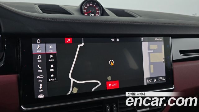 Porsche Cayenne 2019 — photo 23