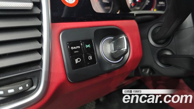 Porsche Cayenne 2019 — photo 25