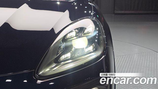 Porsche Cayenne 2019 — photo 8