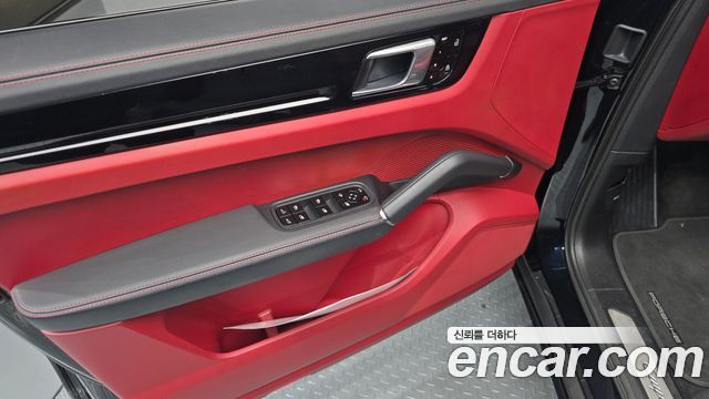 Porsche Cayenne 2019 — photo 14