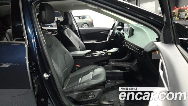 Kia EV6 2023 — photo 18