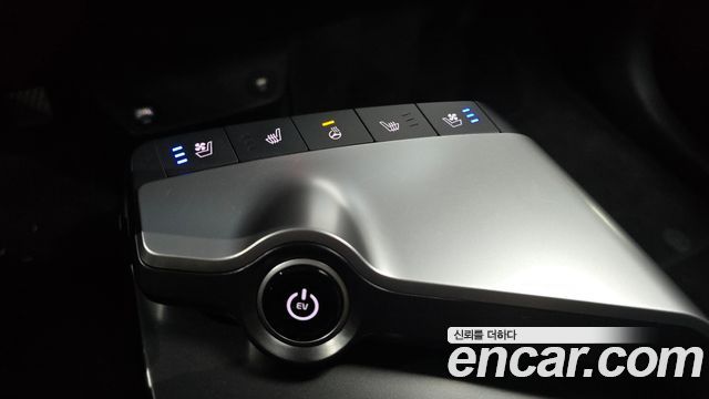 Kia EV6 2023 — photo 25