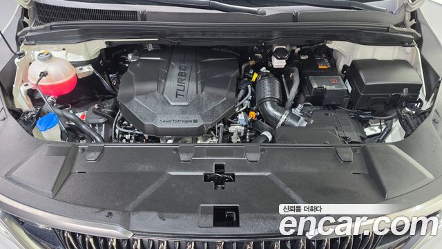Kia Canival 2023 — photo 6