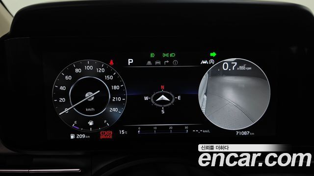Kia Canival 2023 — photo 11