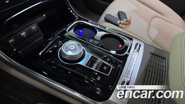 Kia Canival 2023 — photo 12