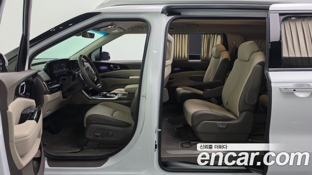Kia Canival 2023 — photo 25