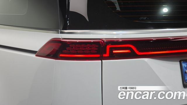 Kia Canival 2023 — photo 9