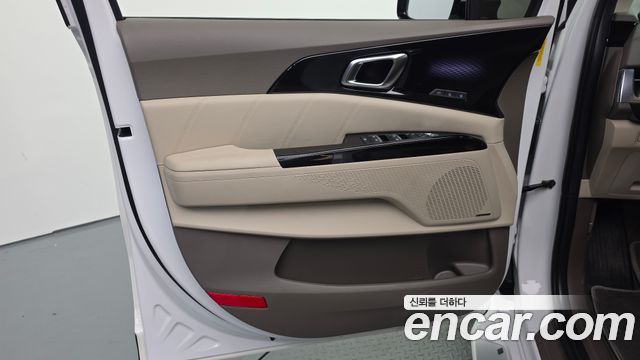 Kia Canival 2023 — photo 14