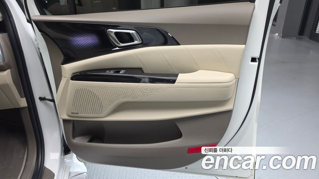 Kia Canival 2023 — photo 15