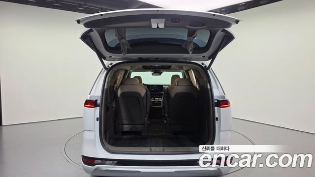Kia Canival 2023 — photo 31