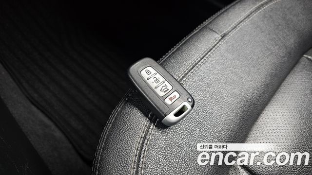 Kia K5 2012 — photo 21