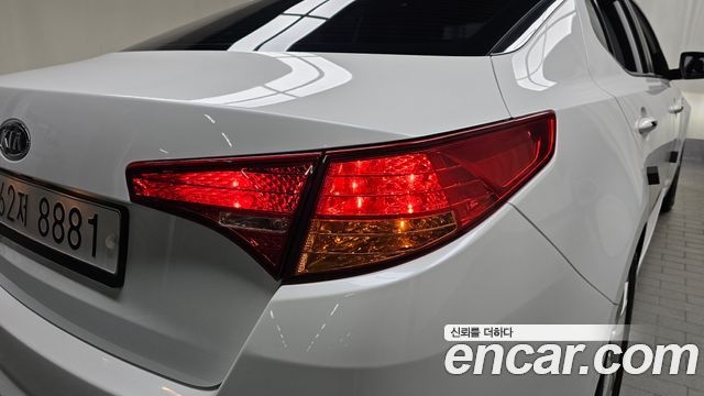 Kia K5 2012 — photo 9