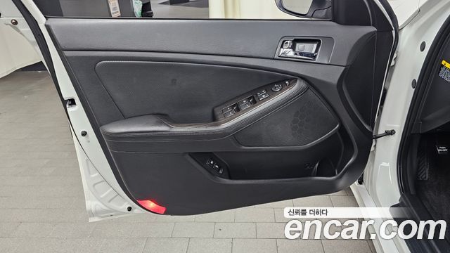 Kia K5 2012 — photo 14