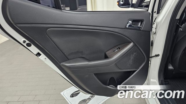 Kia K5 2012 — photo 15