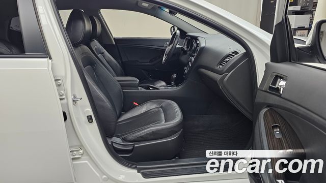 Kia K5 2012 — photo 16