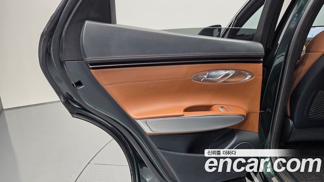 Genesis GV70 2021 — photo 14