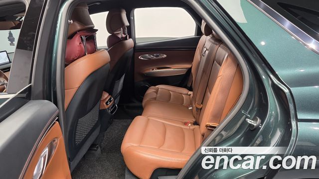 Genesis GV70 2021 — photo 16
