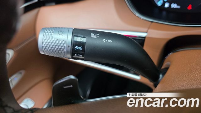 Genesis GV70 2021 — photo 31