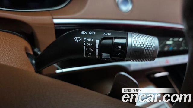 Genesis GV70 2021 — photo 32