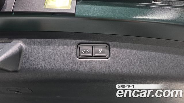 Genesis GV70 2021 — photo 35