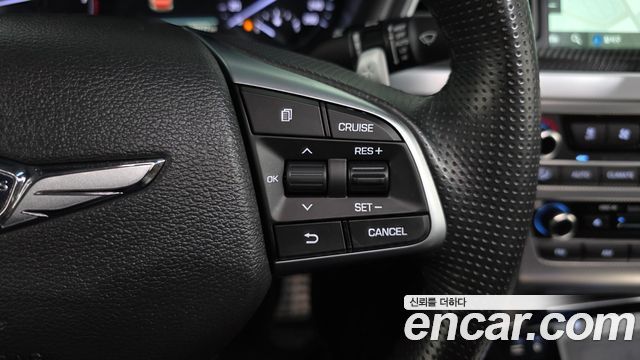 Genesis G80 2018 — photo 18
