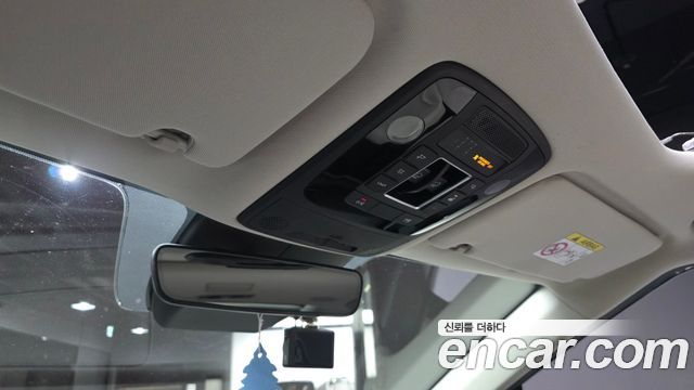 Kia Canival 2021 — photo 24