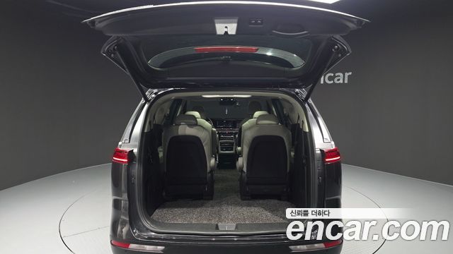 Kia Canival 2021 — photo 26