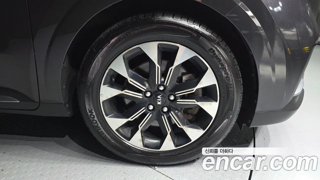 Kia Canival 2021 — photo 7