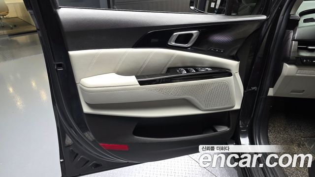 Kia Canival 2021 — photo 15