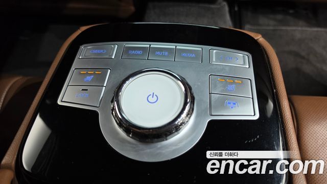 Genesis G80 2023 — photo 25