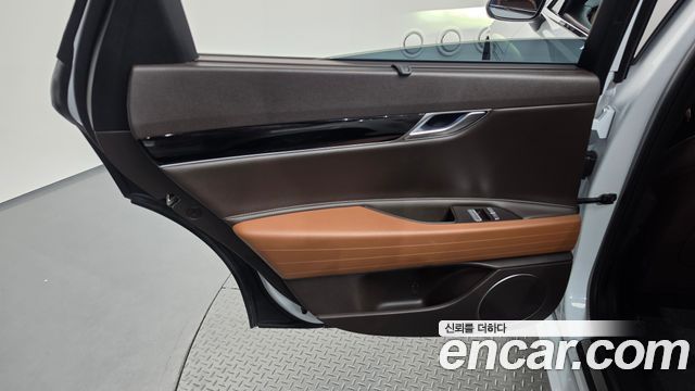Genesis G80 2023 — photo 15