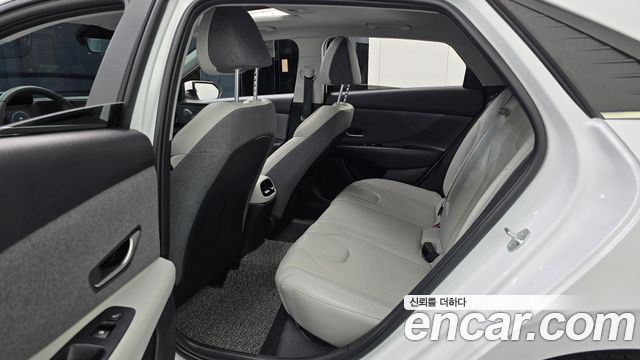 Hyundai AVANTE 2023 — photo 18