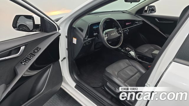 Kia Niro 2023 — photo 10