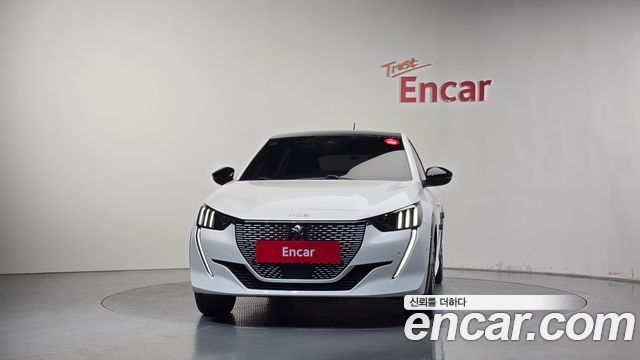 Peugeot 208 2023 — photo 3