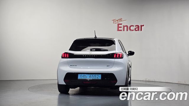 Peugeot 208 2023 — photo 4