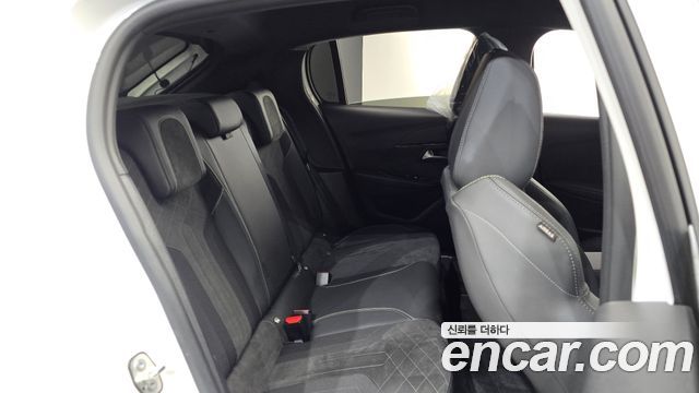 Peugeot 208 2023 — photo 11