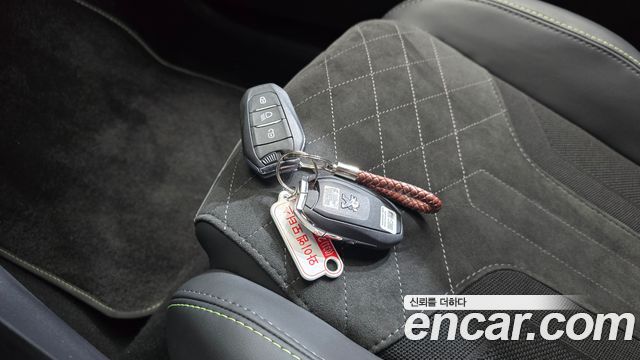 Peugeot 208 2023 — photo 14