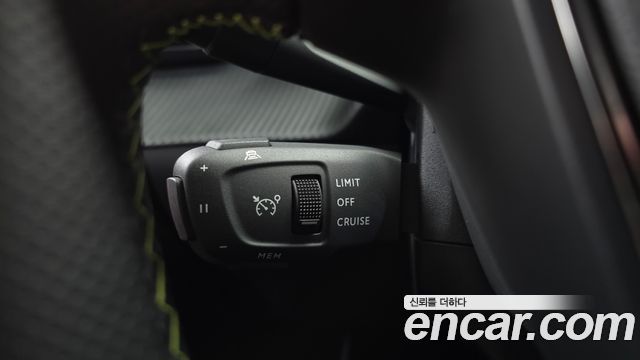 Peugeot 208 2023 — photo 18