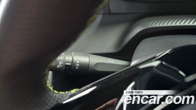 Peugeot 208 2023 — photo 19
