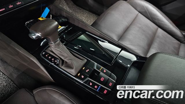 Kia K7 2016 — photo 12