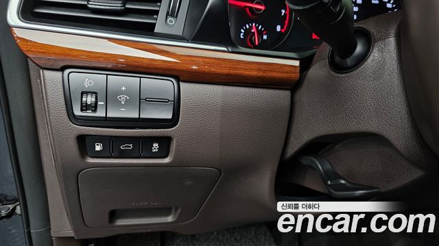 Kia K7 2016 — photo 21