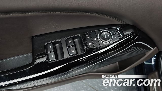 Kia K7 2016 — photo 22